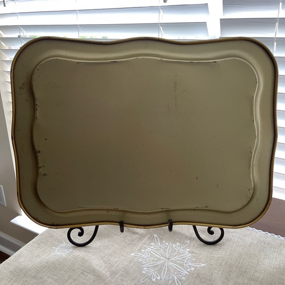 Vintage Floral Tole Tray ~ Scalloped Edges ~ Buy 2 or more for 10% discount - Picture 2 of 2